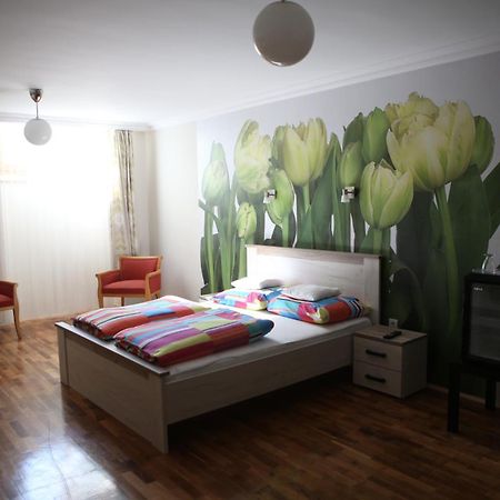 Bed and Breakfast V8-Kelemen Panzió Makó Exterior foto