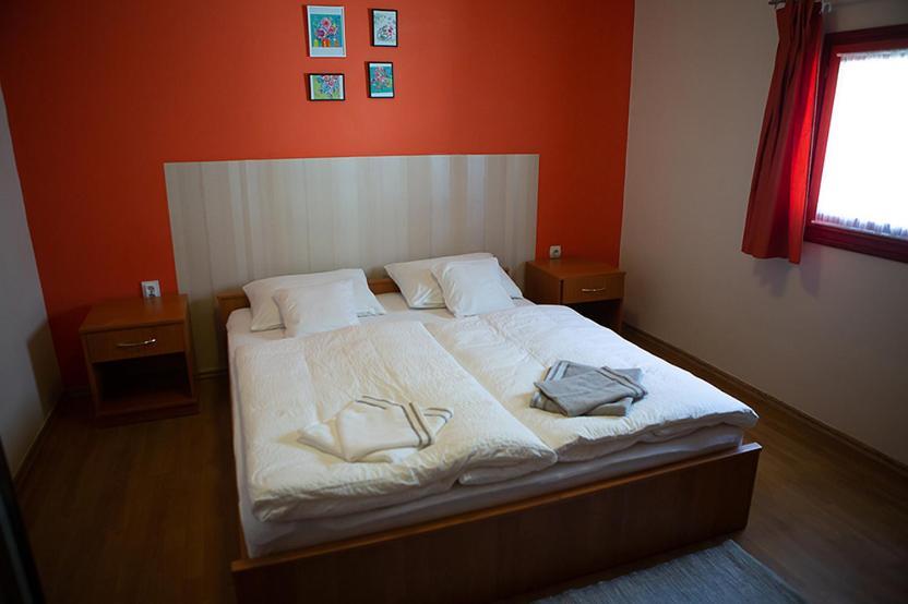 Bed and Breakfast V8-Kelemen Panzió Makó Exterior foto