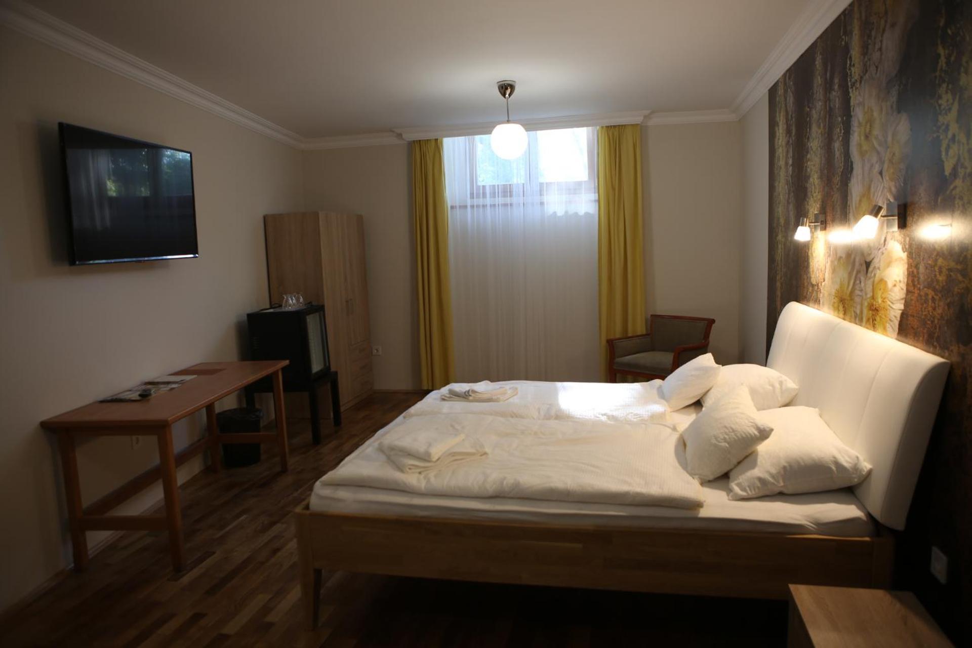 Bed and Breakfast V8-Kelemen Panzió Makó Exterior foto